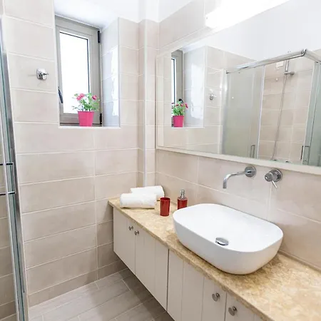 Apart Otel Elaianthos 2 3*