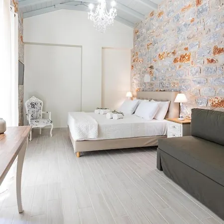 Elaianthos 2 מלון דירות 3*